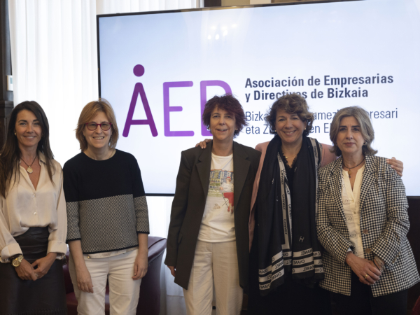 juritecnia presente en la asamblea de AED